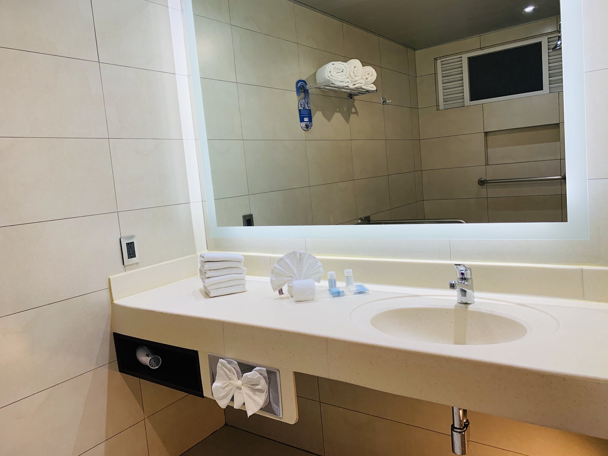 holiday inn express mexico basilica by ihg