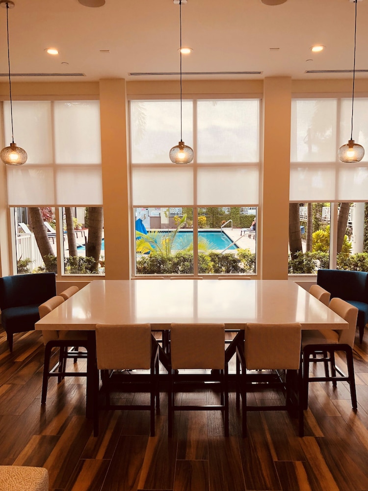 hilton garden inn miami airport west
