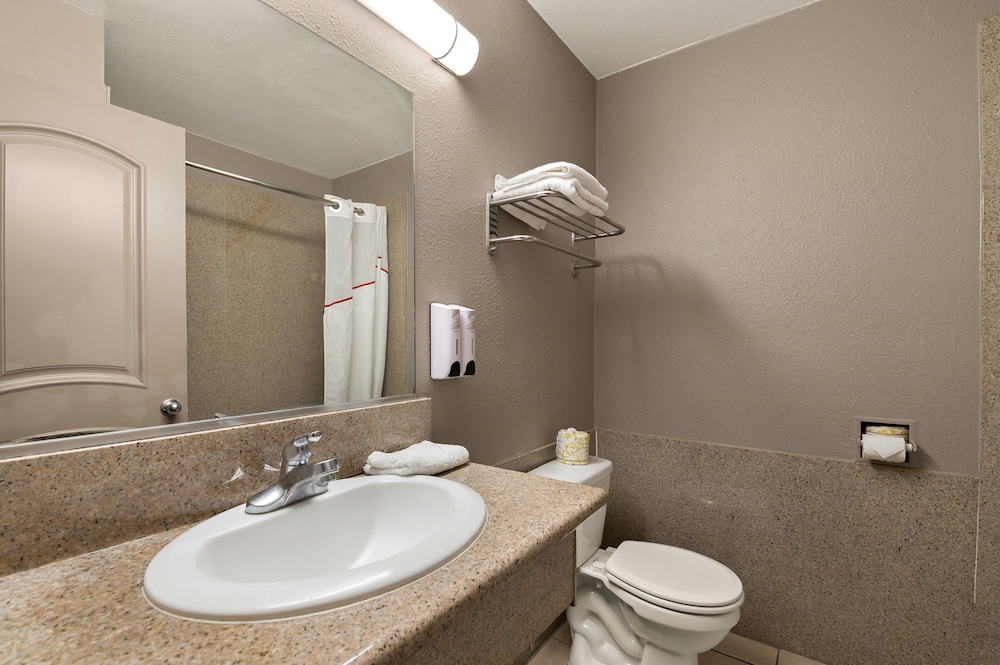 red roof inn los angeles bellflower