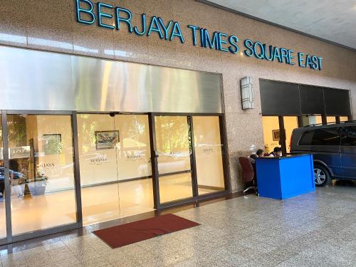 universal times suites at times square