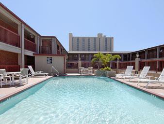 econo lodge inn and suites laredo
