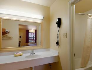 econo lodge inn and suites laredo