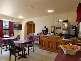 econo lodge inn and suites laredo