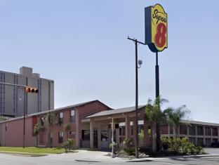 econo lodge inn and suites laredo