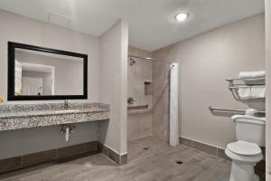 econo lodge inn and suites laredo