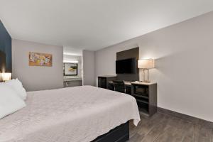 econo lodge inn and suites laredo