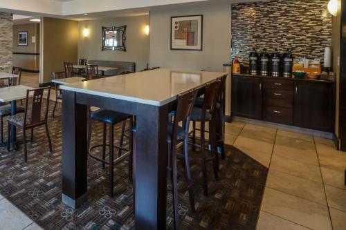 la quinta inn and suites lexington south hamburg