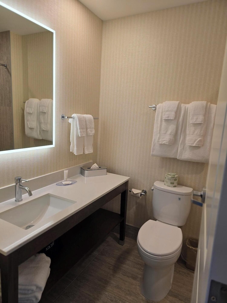 clarion pointe mattoon near university