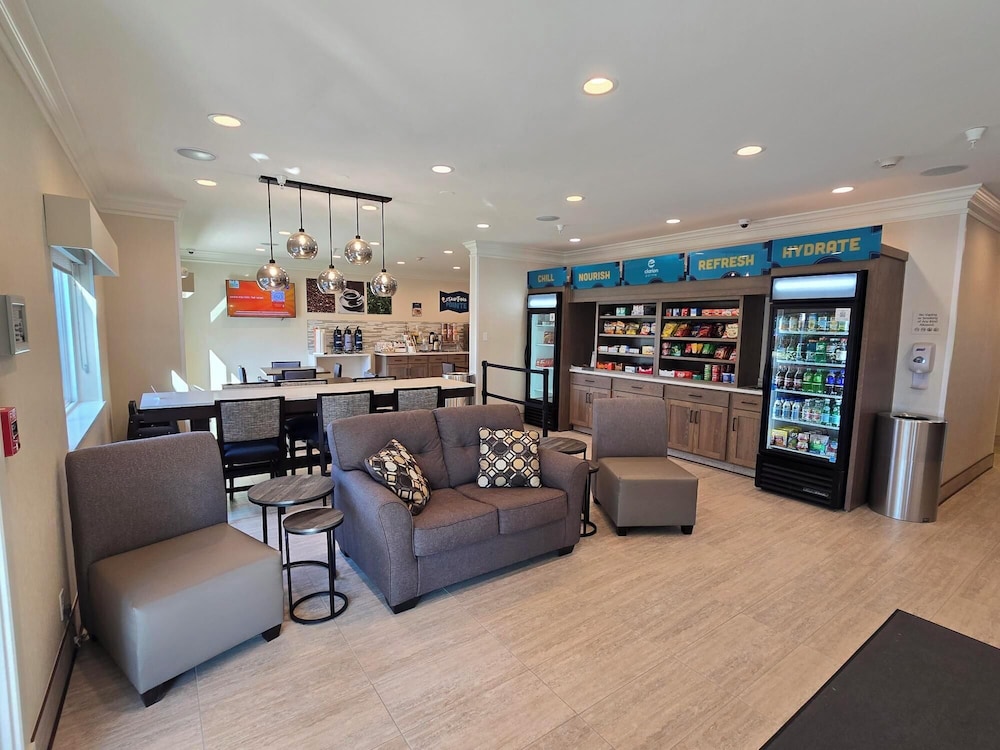 clarion pointe mattoon near university