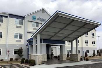 clarion pointe mattoon near university