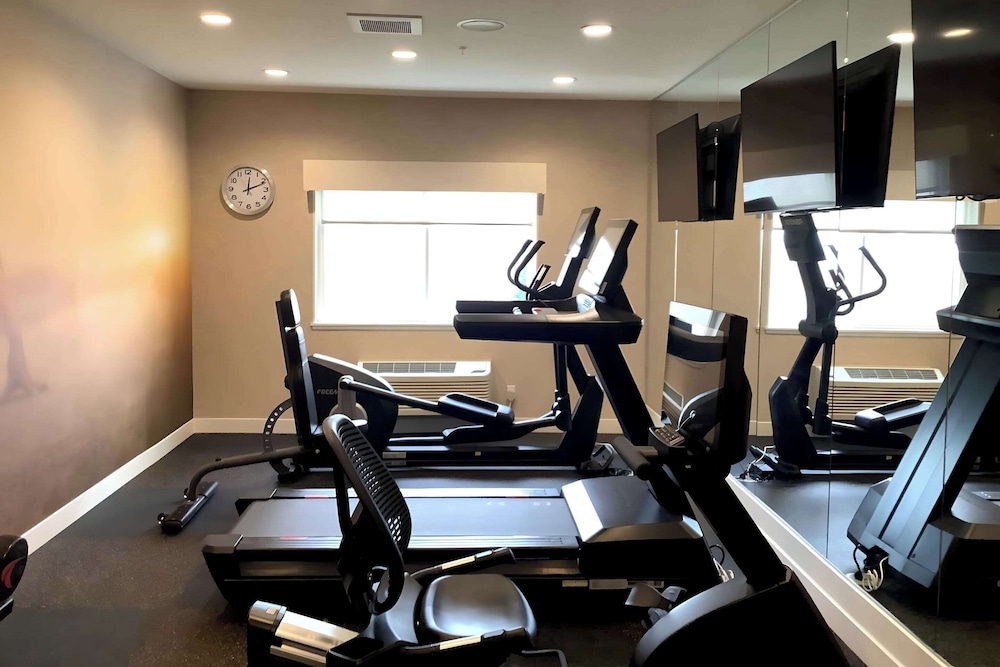 clarion pointe mattoon near university