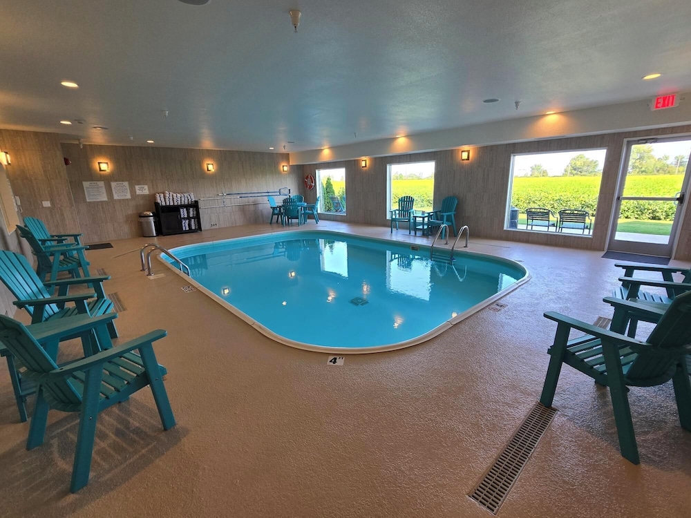 clarion pointe mattoon near university