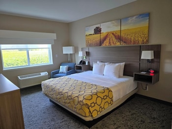 clarion pointe mattoon near university