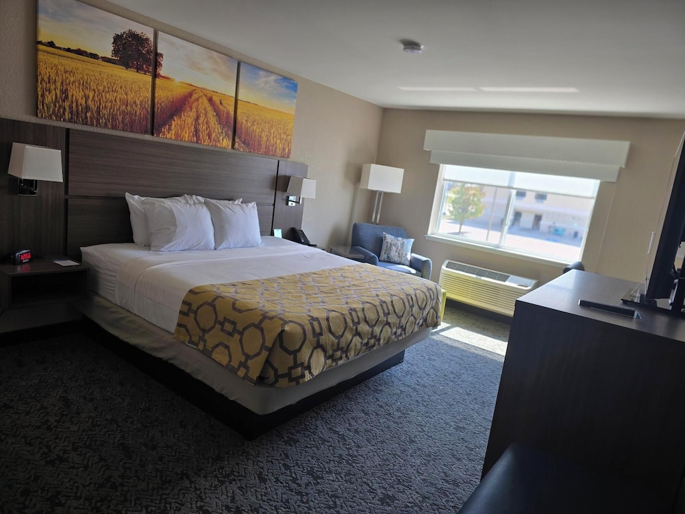 clarion pointe mattoon near university