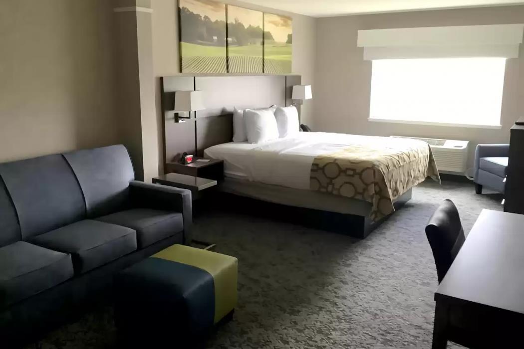 clarion pointe mattoon near university