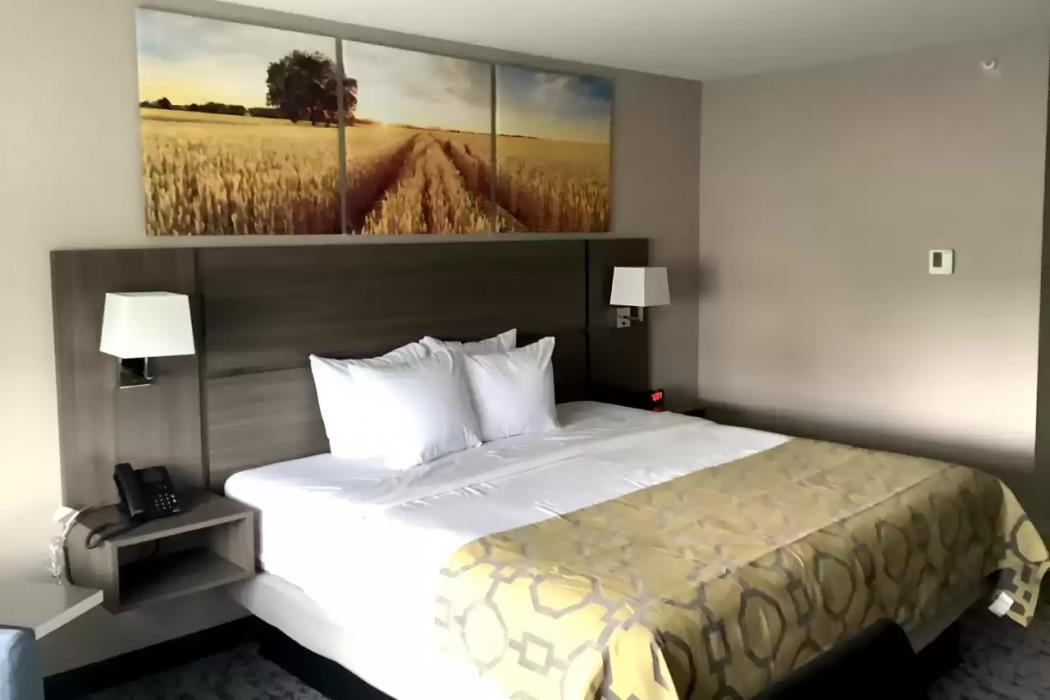 clarion pointe mattoon near university