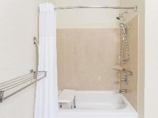 clarion pointe mattoon near university