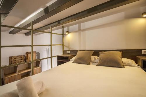 aqua apartment by olala homes