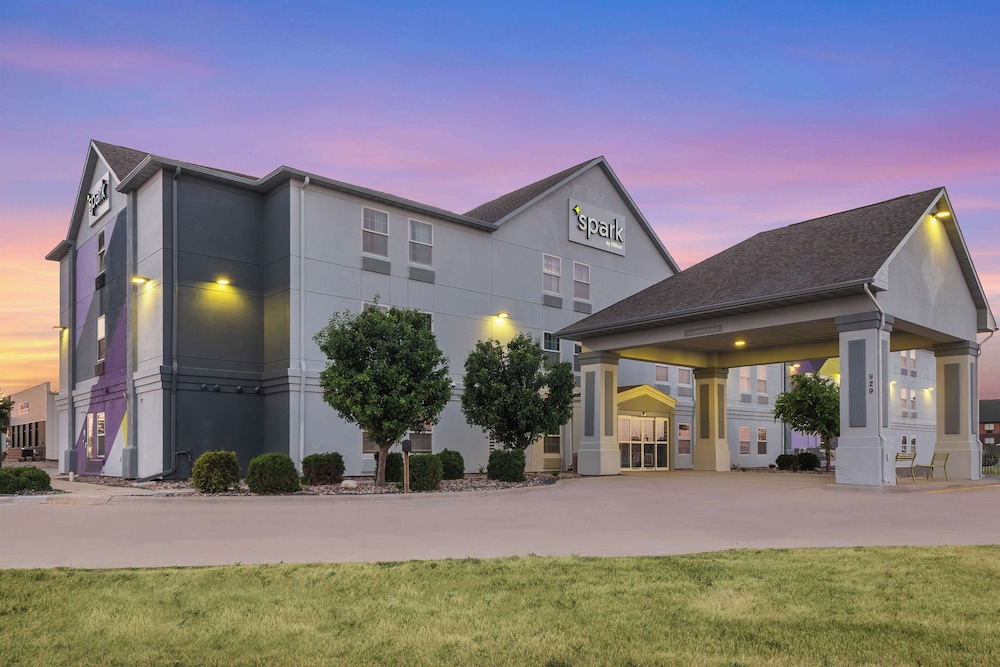 spark by hilton minot