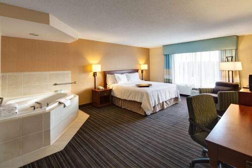 hampton inn and suites by hilton toronto airport