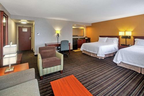 hampton inn and suites by hilton toronto airport