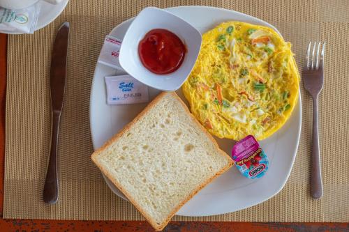 batang golden hills vila and resto