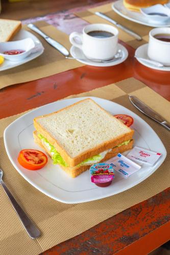 batang golden hills vila and resto