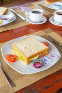 batang golden hills vila and resto