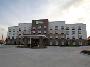 holiday inn express hotel and suites monroe by ihg