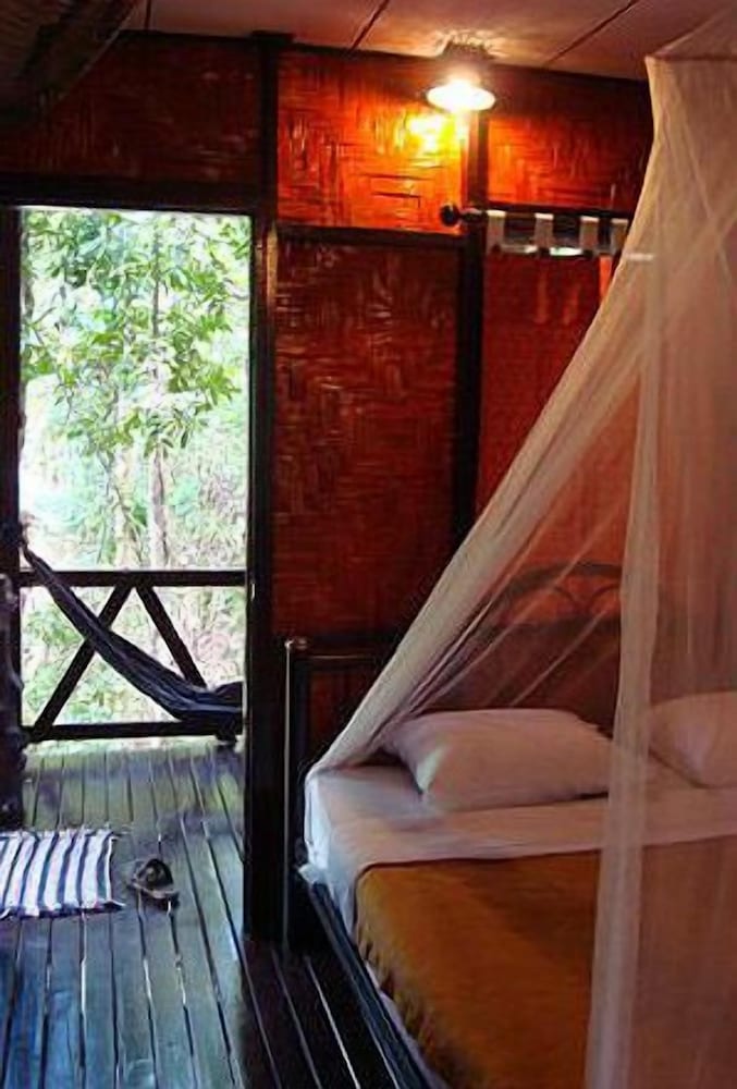 khao sok tree house