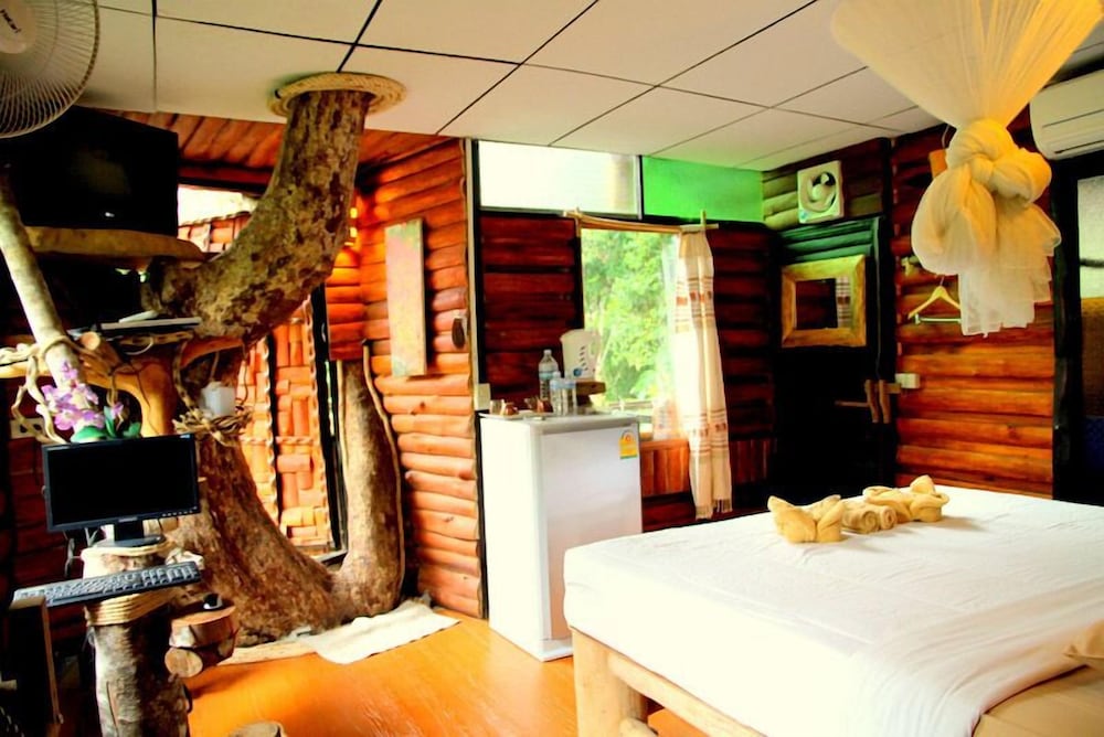 khao sok tree house