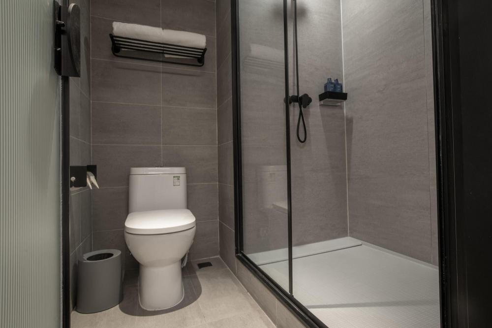 hanting hotel qinhuangdao hebei street yanshan university