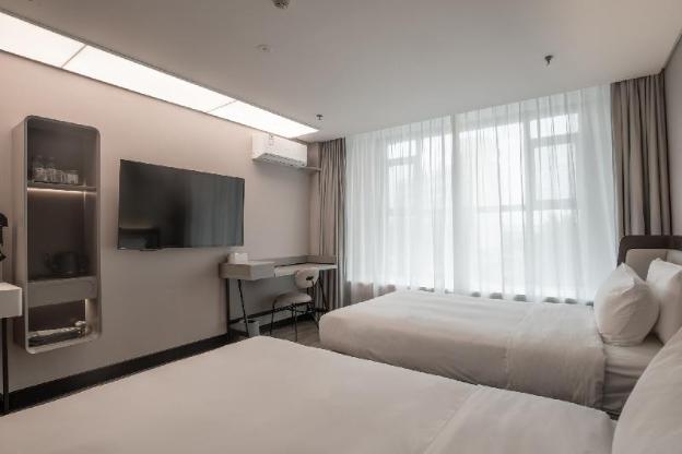 hanting hotel qinhuangdao hebei street yanshan university