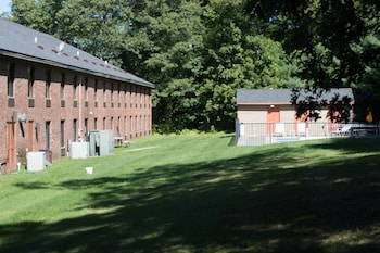 days inn niantic near casinos