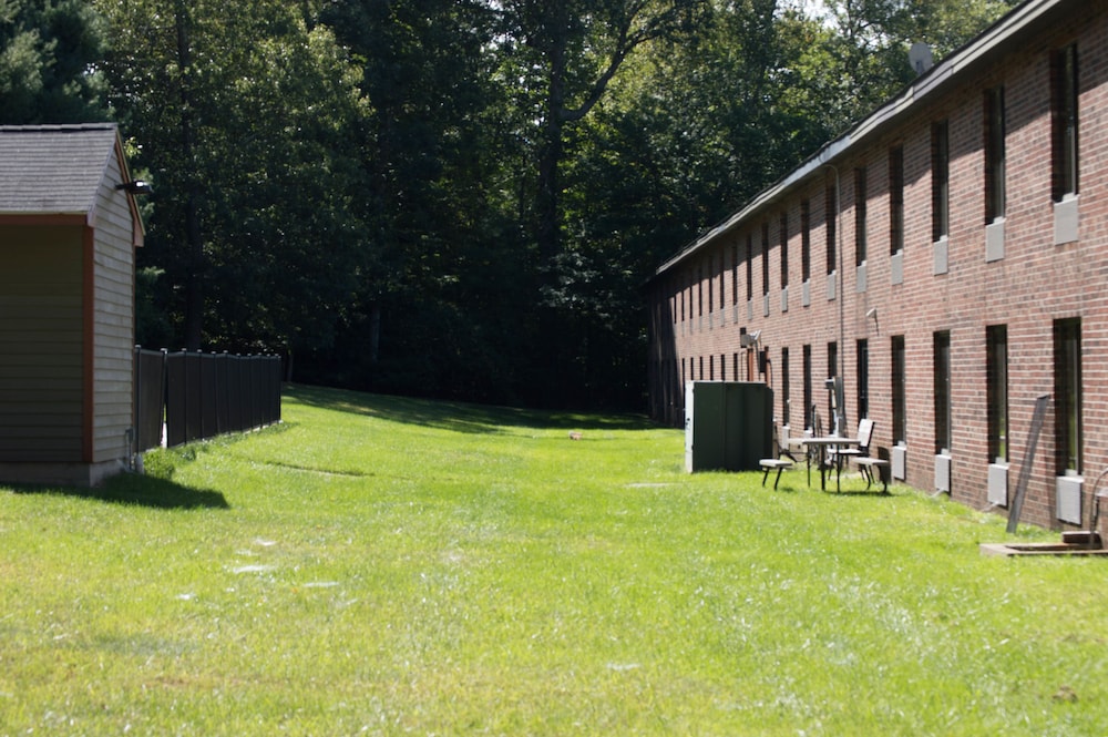 days inn niantic near casinos