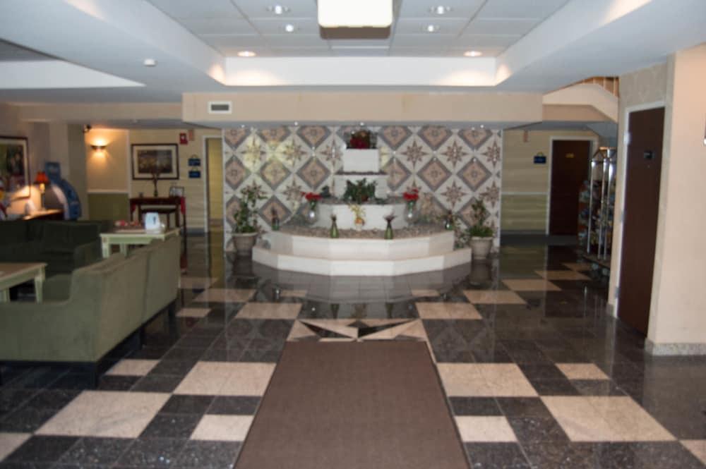 days inn niantic near casinos