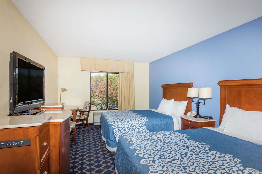 days inn niantic near casinos