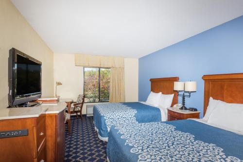 days inn niantic near casinos