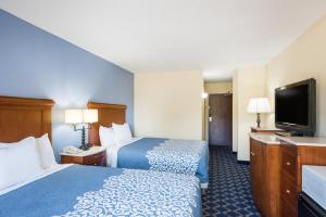 days inn niantic near casinos