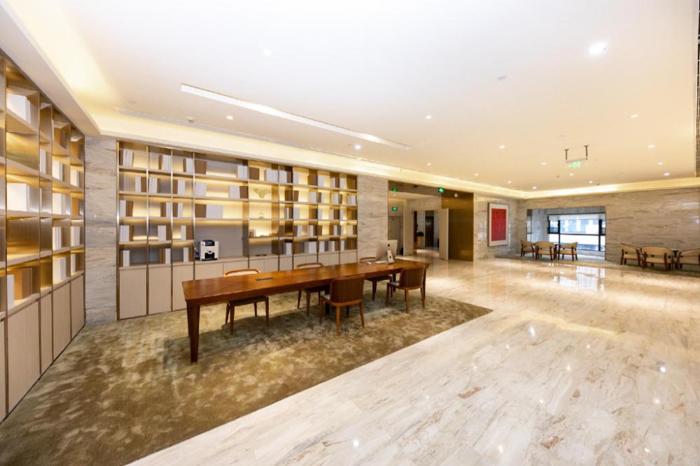 ji hotel guiyang big cross