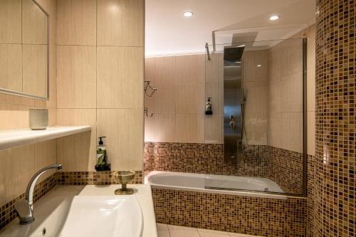 elea suites and residences