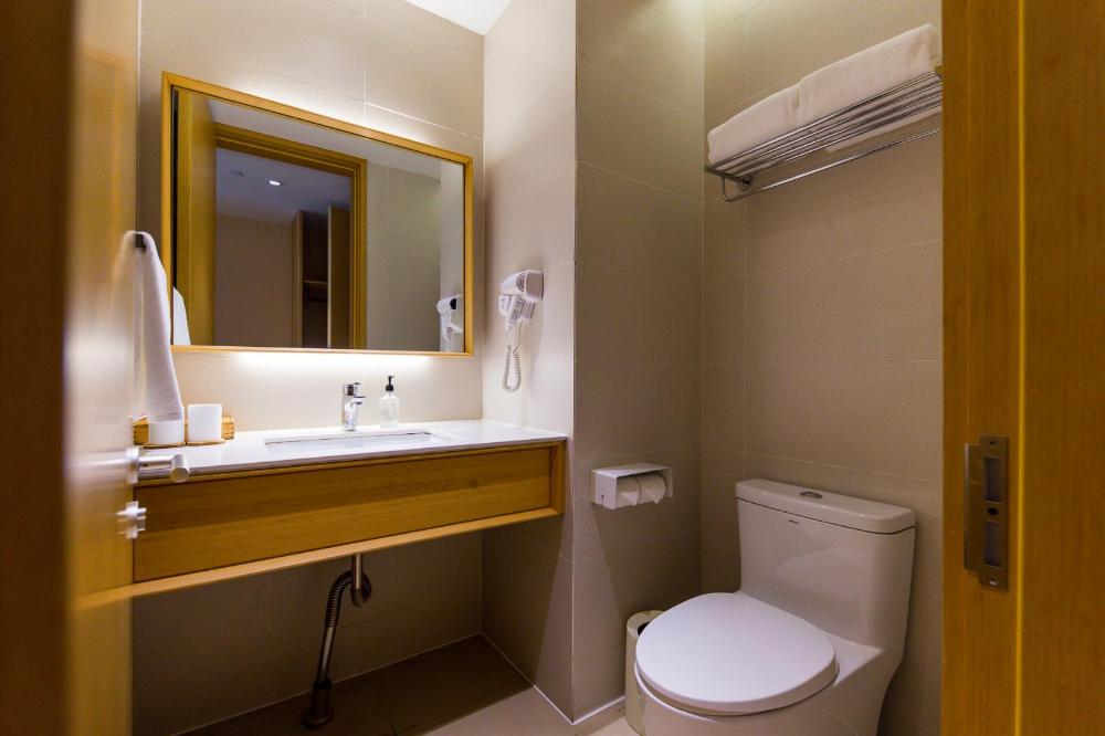 ji hotel xian dayanta xiaozhai dong road