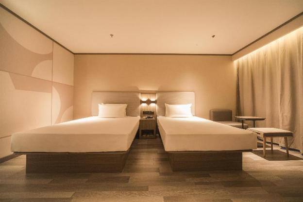 hanting hotel shenyang north university town qixing street