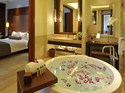 wanda realm resort sanya haitang bay