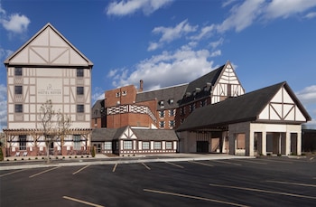 hotel royer urbana champaign tapestry collection by hilton