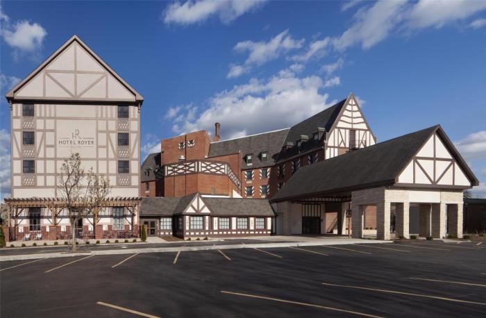 hotel royer urbana champaign tapestry collection by hilton