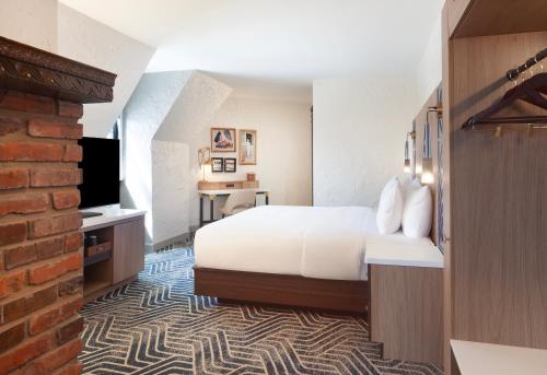 hotel royer urbana champaign tapestry collection by hilton