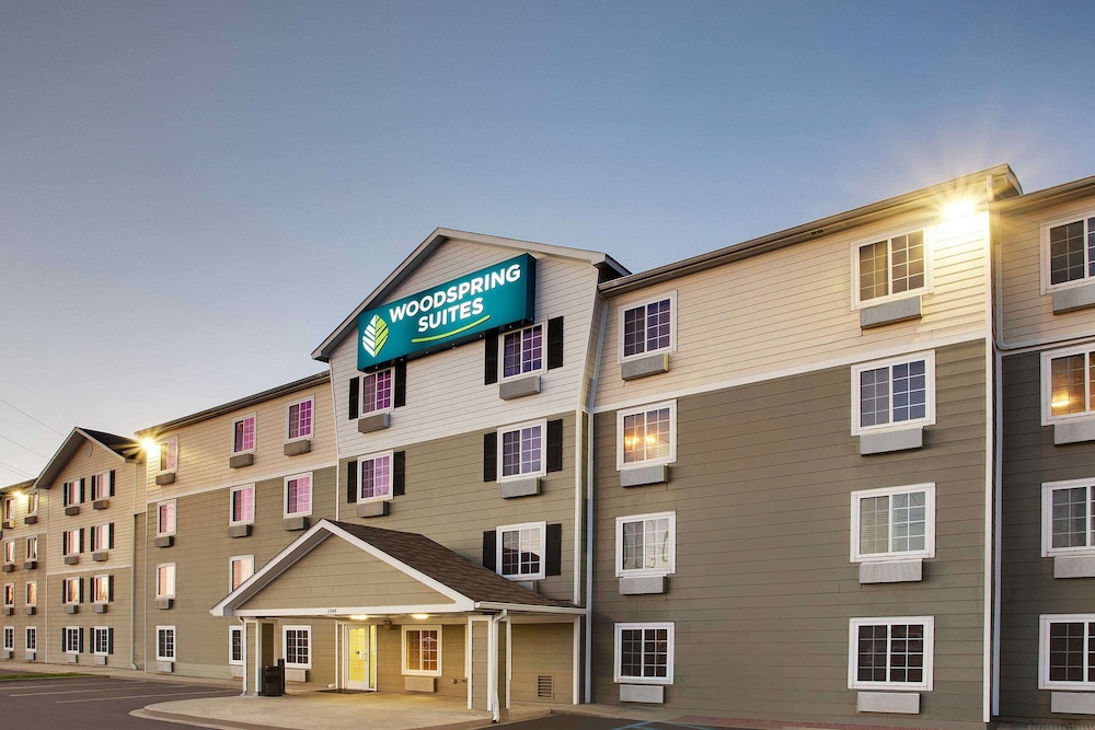 woodspring suites baton rouge east i 12