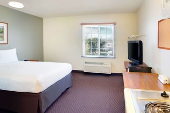 woodspring suites baton rouge east i 12