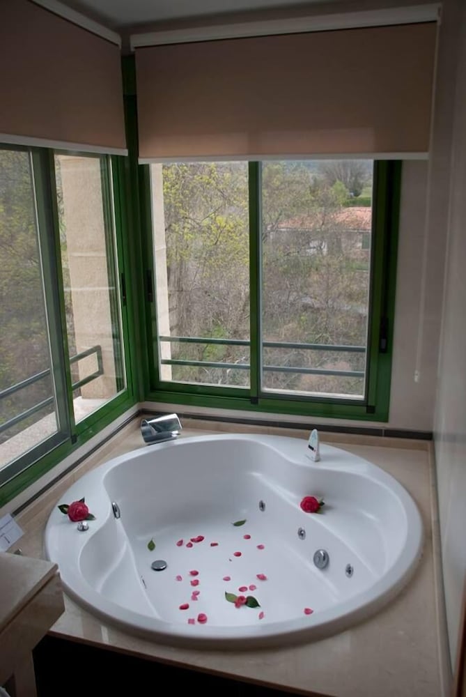 el salugral termal resort
